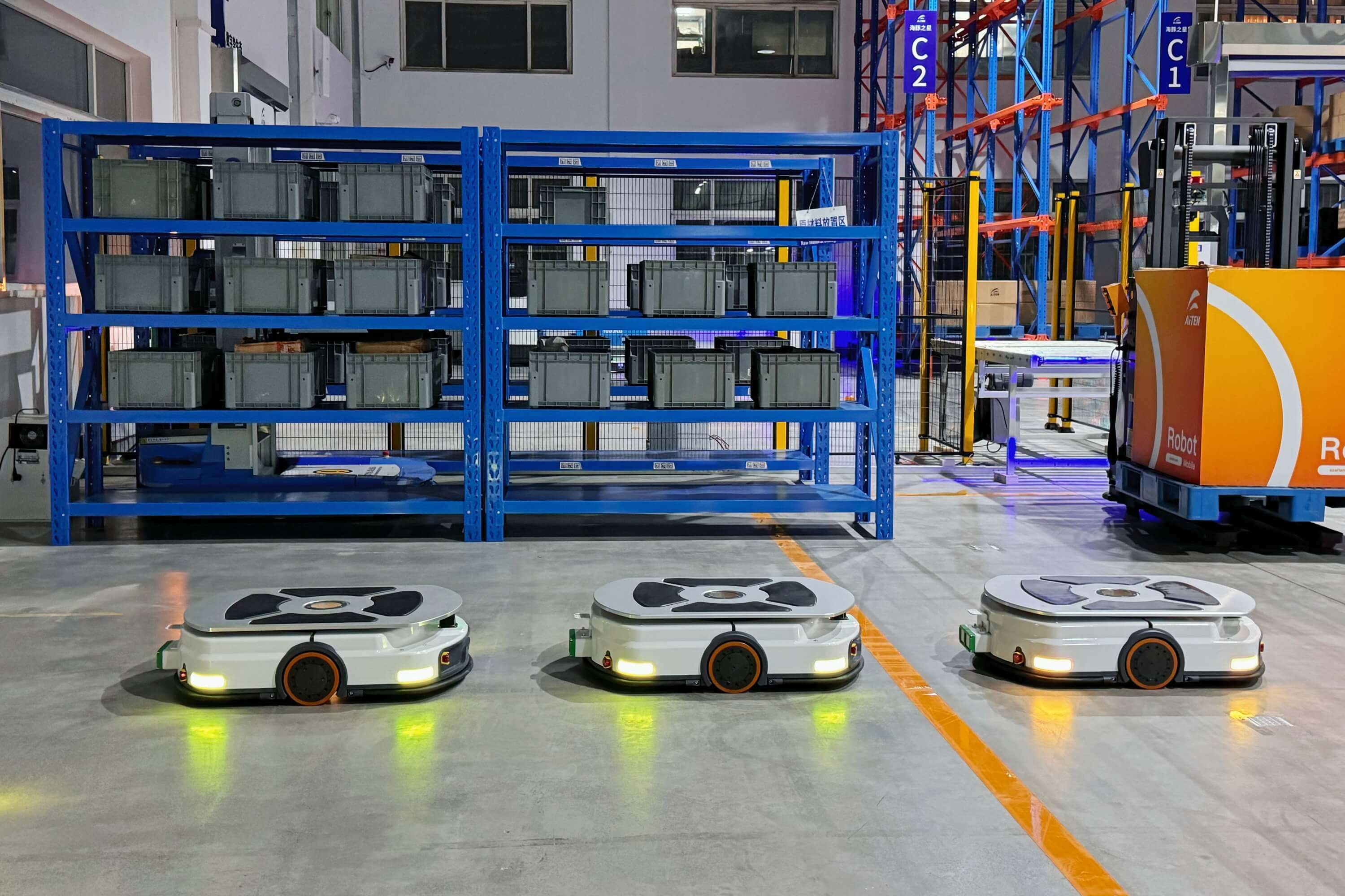 milan米兰AMR托盘搬运车：赋能仓库自动化托盘运输